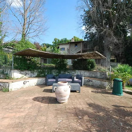 Gospodarstwo wiejskie By The Pool Spoleto