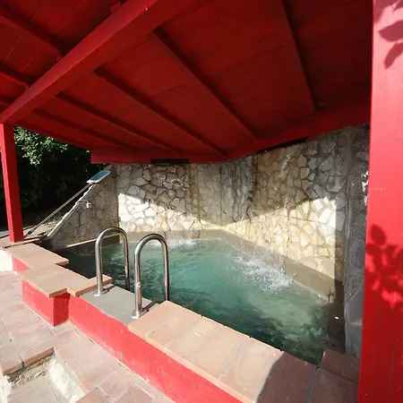 Gospodarstwo wiejskie By The Pool Spoleto