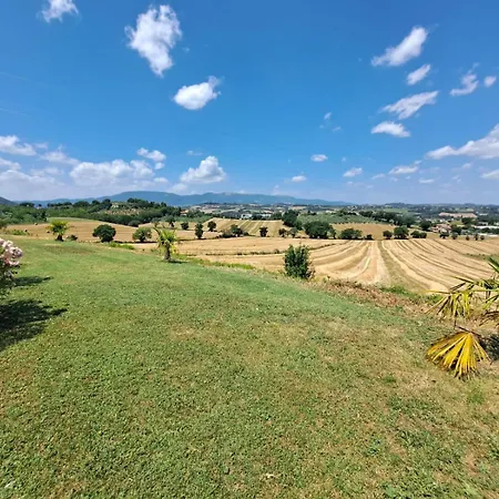 By The Pool Landhaus Spoleto