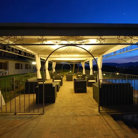 Gospodarstwo wiejskie By The Pool *