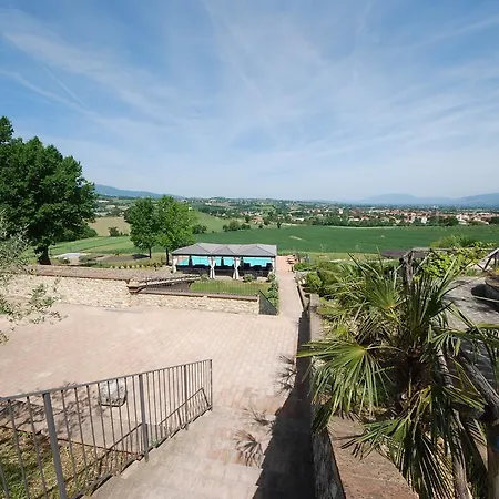 By The Pool Gospodarstwo wiejskie *