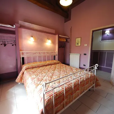 Gospodarstwo wiejskie By The Pool