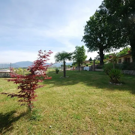 Gospodarstwo wiejskie By The Pool *